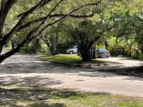 Building Photo - 1205 Mariposa Ave