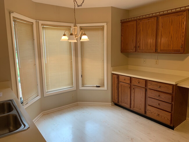 Building Photo - Active Adult Community - Pet friendly, 2 Bedroom, 2 Bath House with Garage!