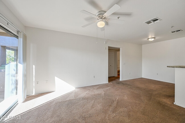 Building Photo - 1295 N Ash St