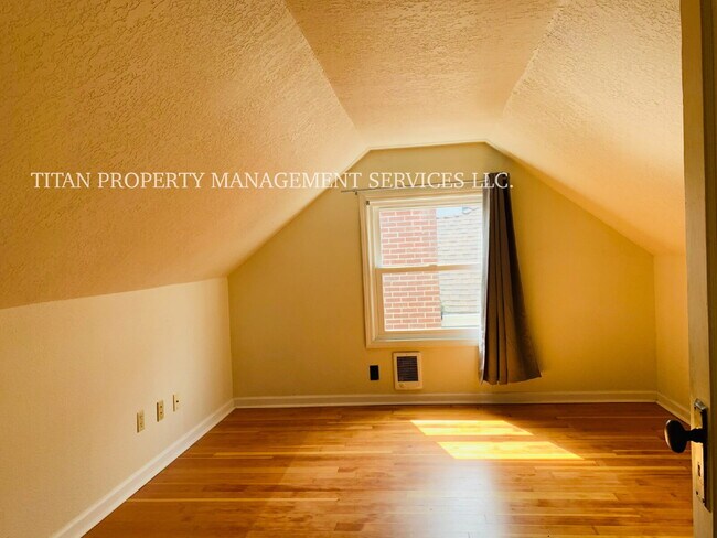 Foto del edificio - Beautiful 3BR/2BA Home in NE Portland | 1,600 Sq Ft | Private Fenced Yard | W/D Included