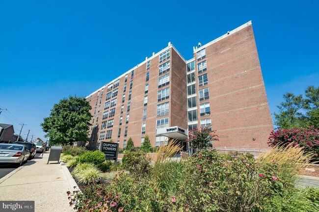 Building Photo - 6100 Henry Ave