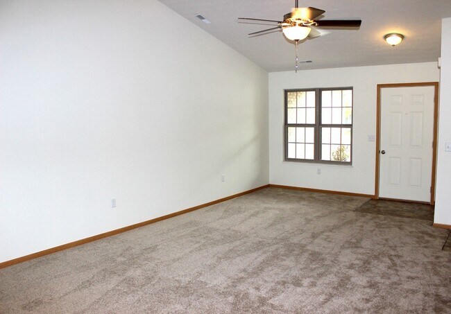 Foto del edificio - 2206 Shamrock Ln