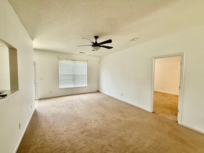 Foto del edificio - Three bedroom, 2 bath house in Greensboro