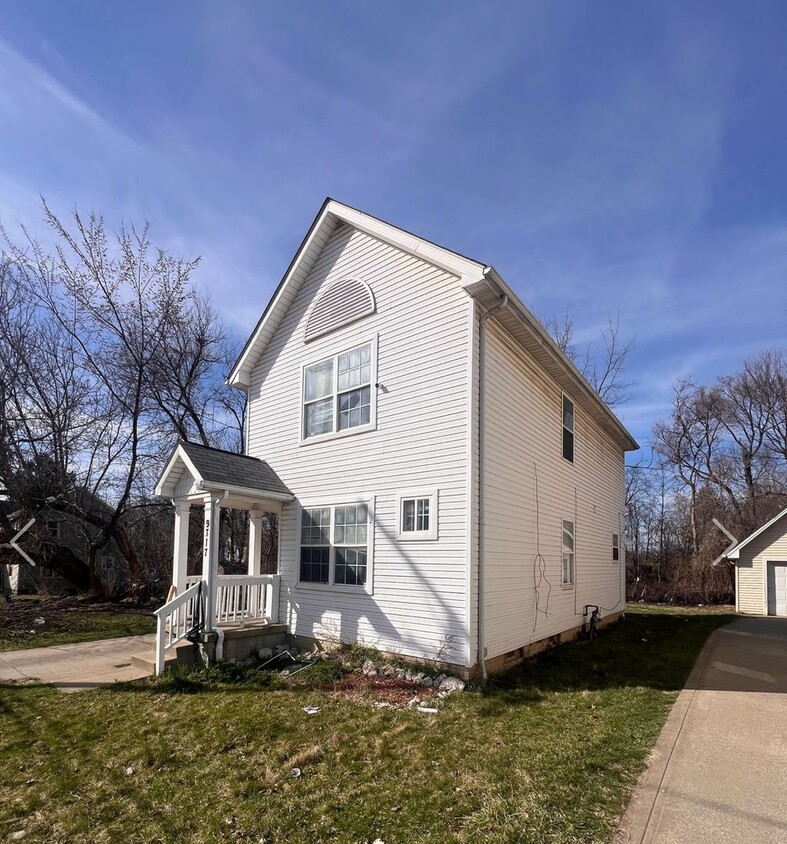 Primary Photo - 9717 Pratt Ave