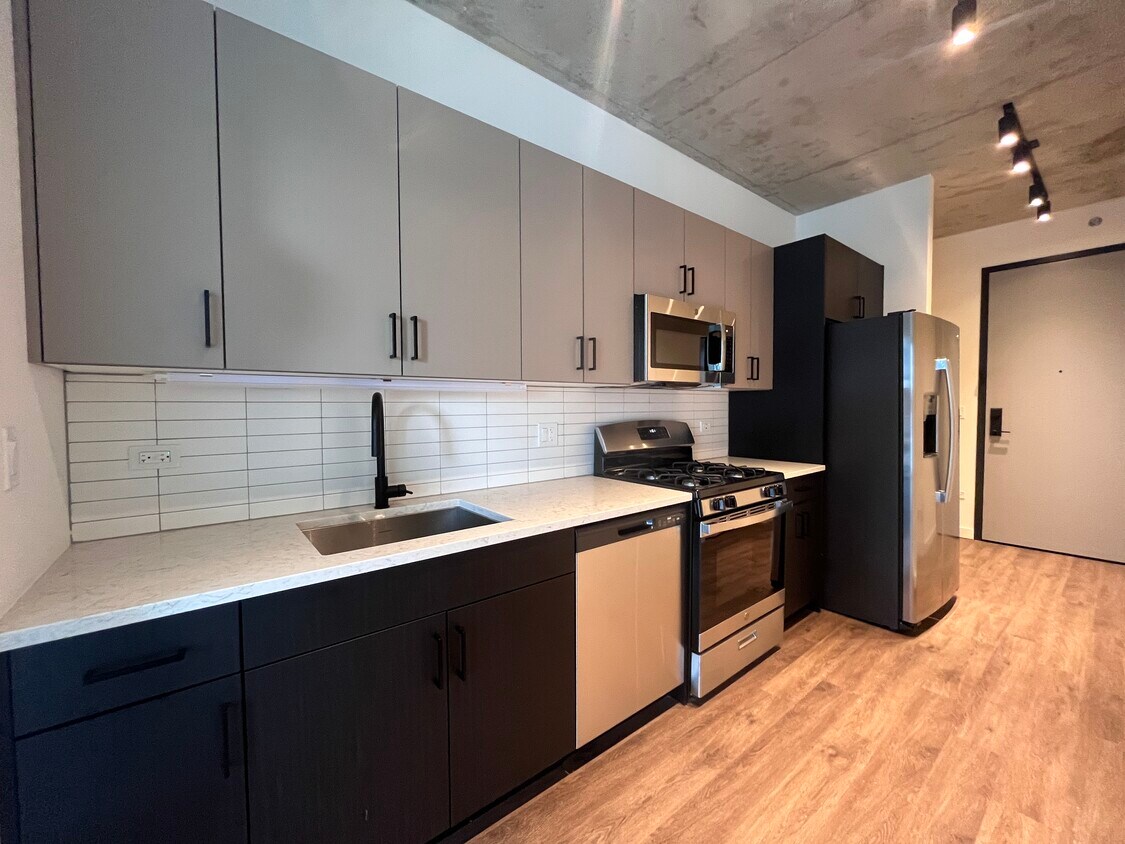Foto principal - 421 W Huron St