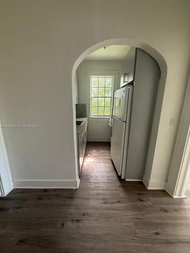 Foto del edificio - 236 NE 28th St