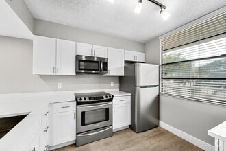 Building Photo - 3636 Whitehall Dr