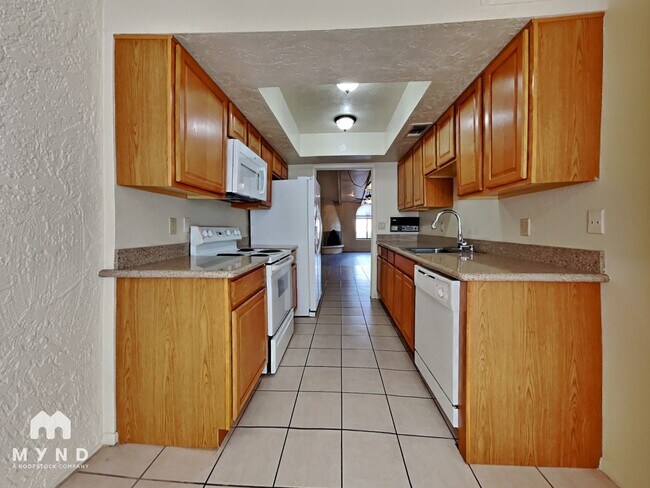 Foto del edificio - 5100 N Miller Rd