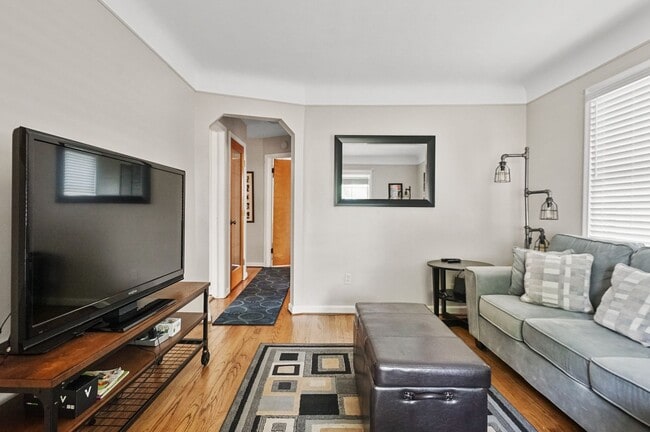 Building Photo - Charming 3-Bedroom Home with Finished Basement in Royal Oak