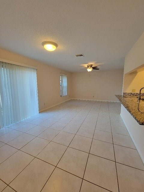 Building Photo - 1087 Goldenrod Rd