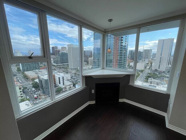 Foto del edificio - 300 W Beech St