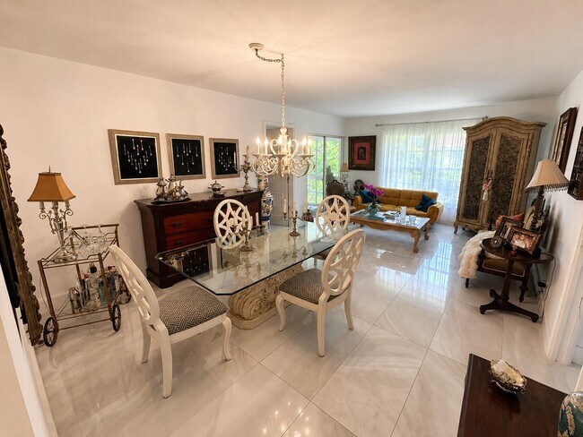 Foto del edificio - 5570 Tamberlane Cir