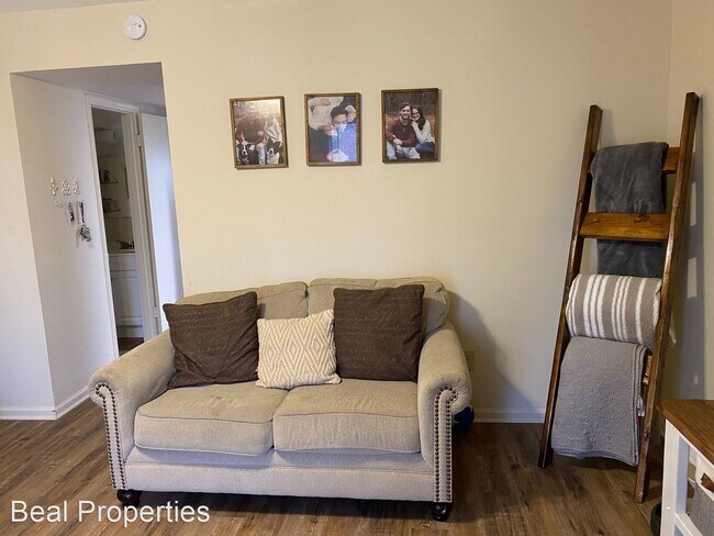 Building Photo - 2 br, 1.5 bath House - 513 B Cooner St