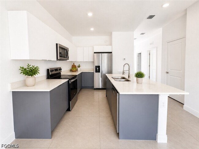 Foto del edificio - 8753 Buckingham Rd