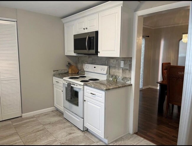 Foto del edificio - 2317 W Bristol Ave