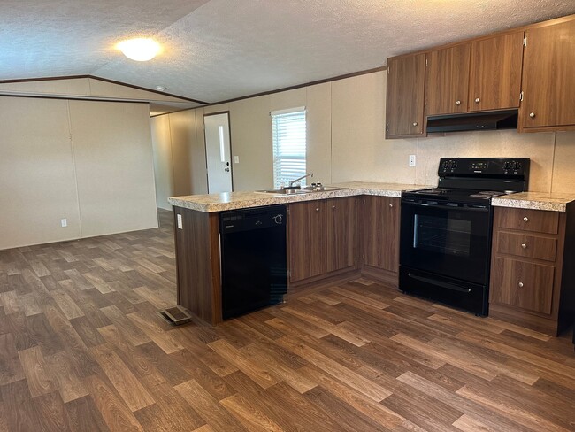 Foto del edificio - 833 Lovell Rd