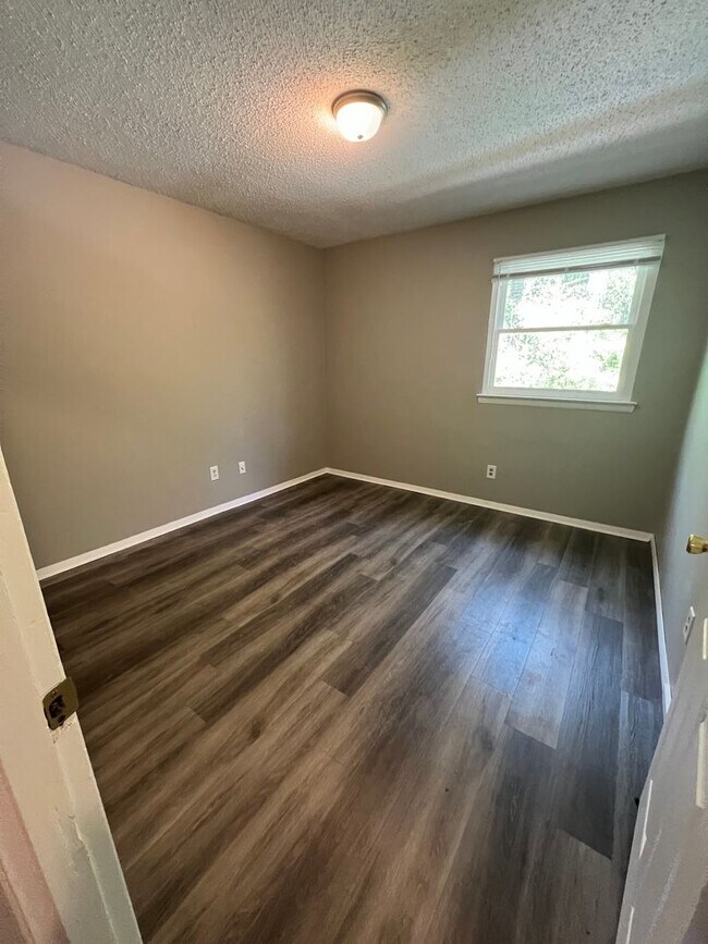 Foto del edificio - 515 Mountain Ridge Rd