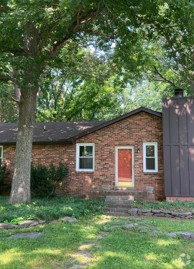 Building Photo - 635 Blazer Ave