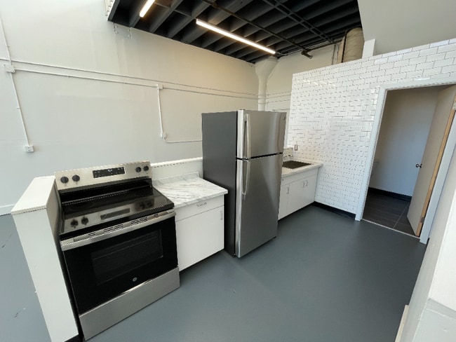 Foto del edificio - 6221 Hollis St