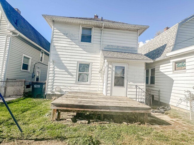 Foto del edificio - Three bedroom home available for move in. Well kept, clean, and ready to go!