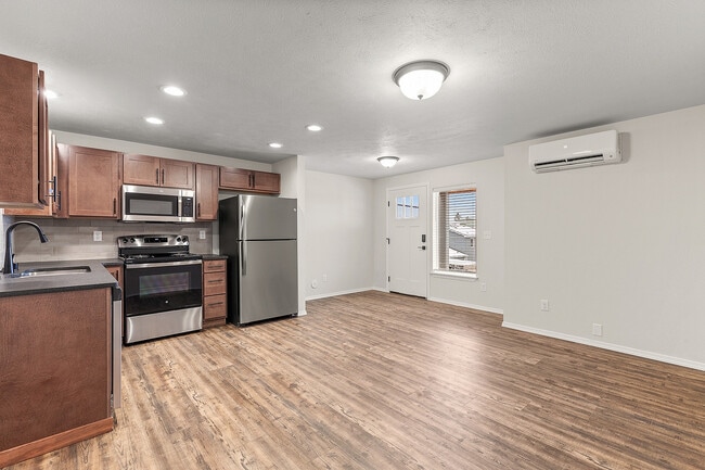 8403NPhoebeCt-3 - Residences at Indian Trail