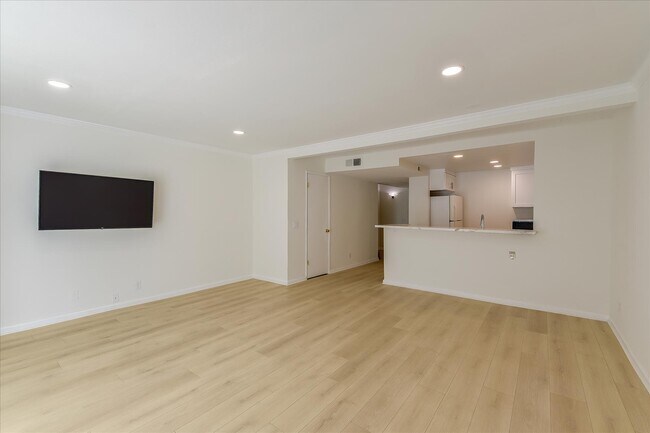 Building Photo - 2940 N Verdugo Rd