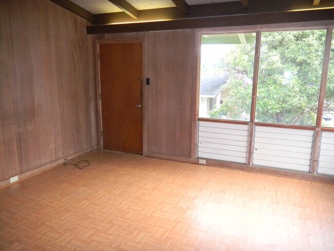 Foto del edificio - Kaneohe Single Family home with bonus room