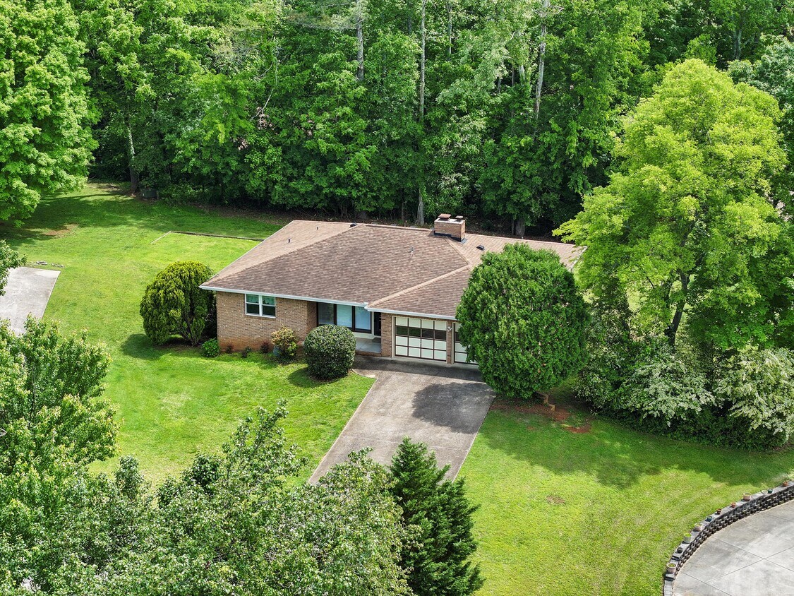 9518 Heathwood Dr, Ooltewah, TN 37363 House Rental in Ooltewah, TN