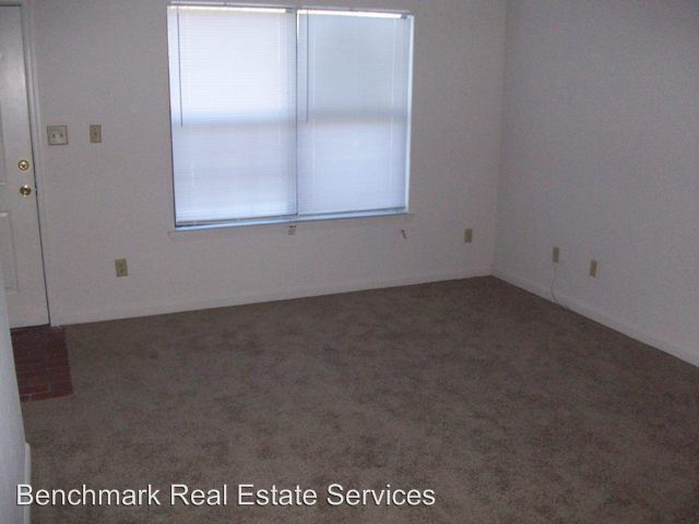 Building Photo - 1247 E Orange Ave