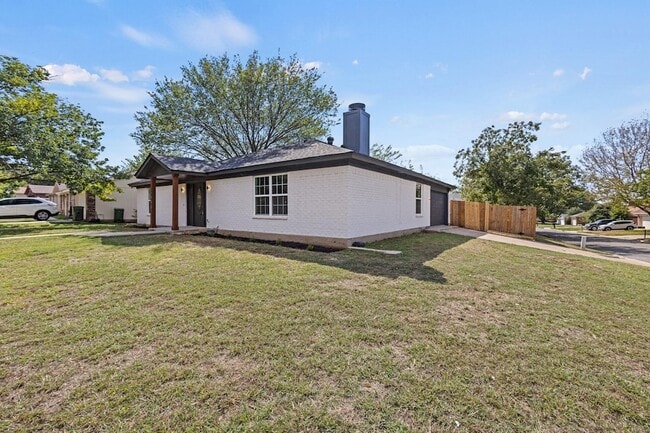 Building Photo - 6000 Cool Springs Dr