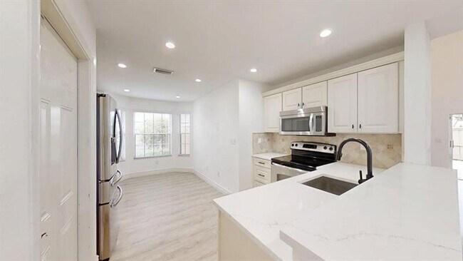 Foto del edificio - 5120 Coronado Ridge