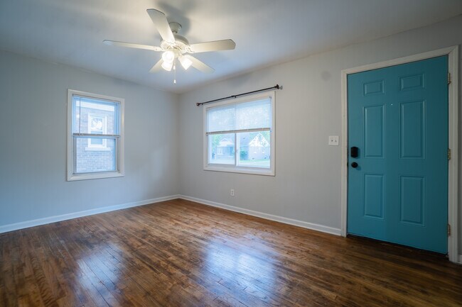 Foto del edificio - 21801 Grand Lake St
