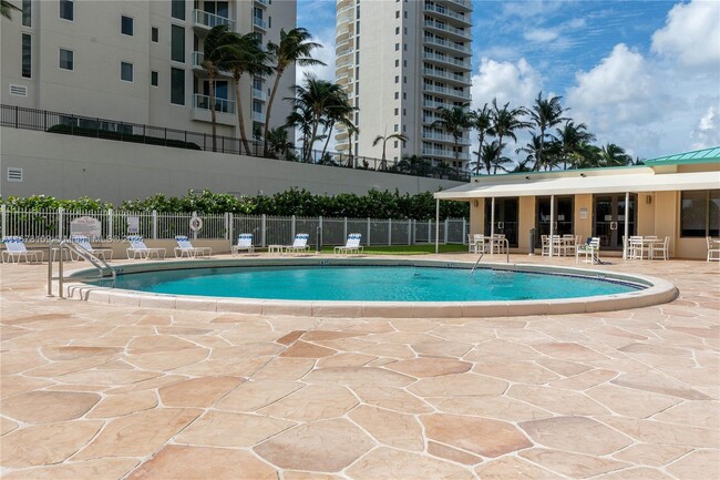 Foto del edificio - 2800 N Ocean Dr