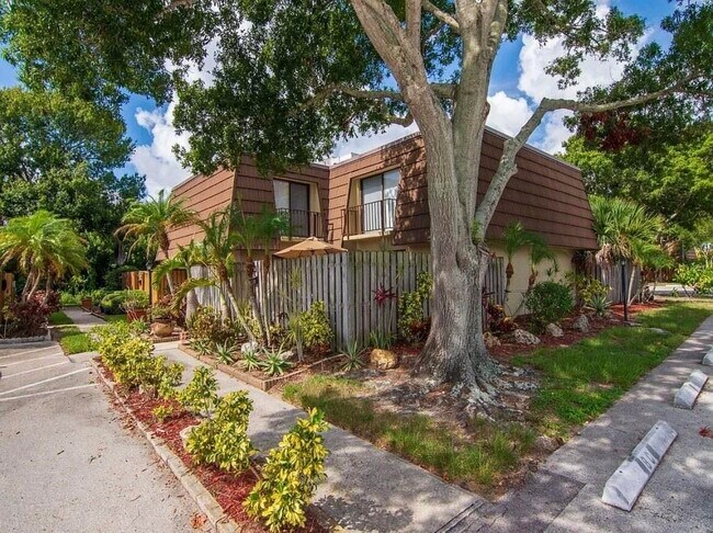 Building Photo - 1166 6th Ave