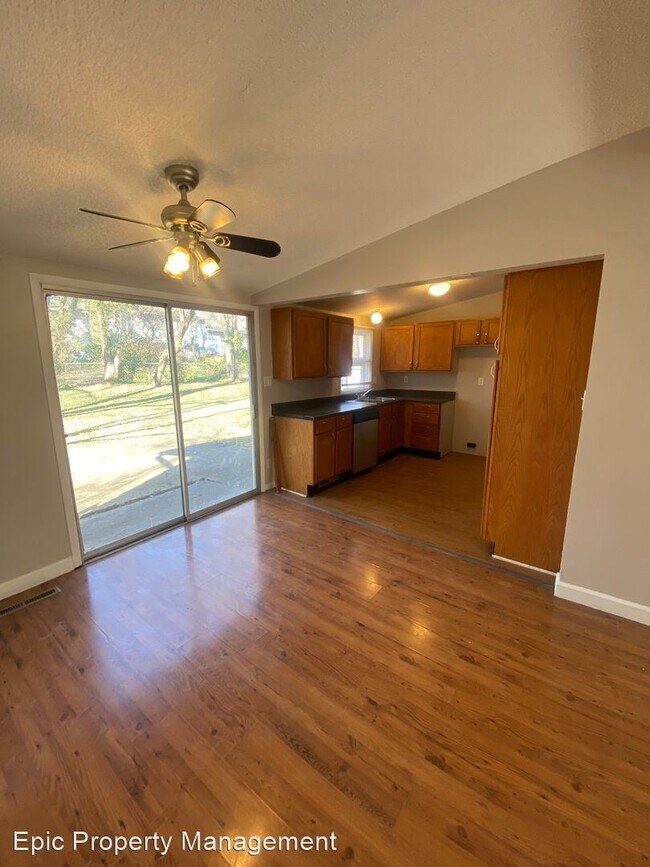 3 br, 1.5 bath House 3507 SW Oakley Ave House Rental in Topeka, KS