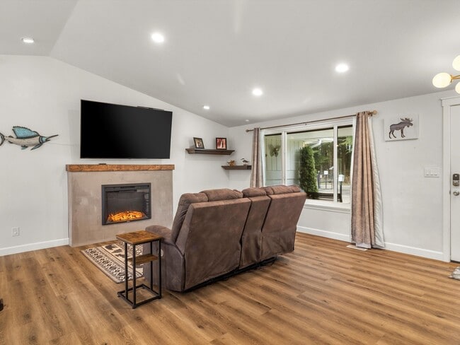 Building Photo - 4205 7th St SW