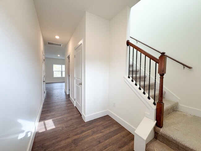 Foto del edificio - 7223 Traphill Ln