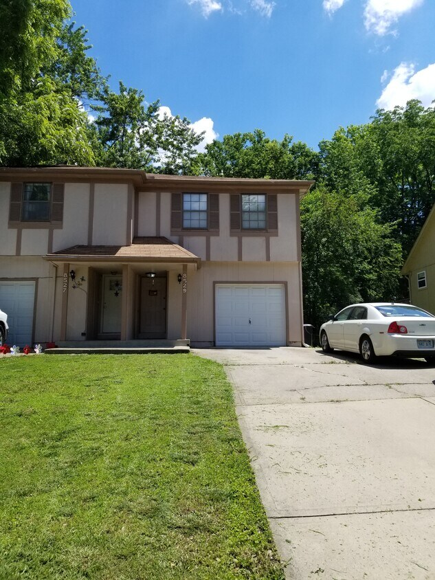 8529 Kessler St, Overland Park, KS 66212 Townhome Rentals in Overland