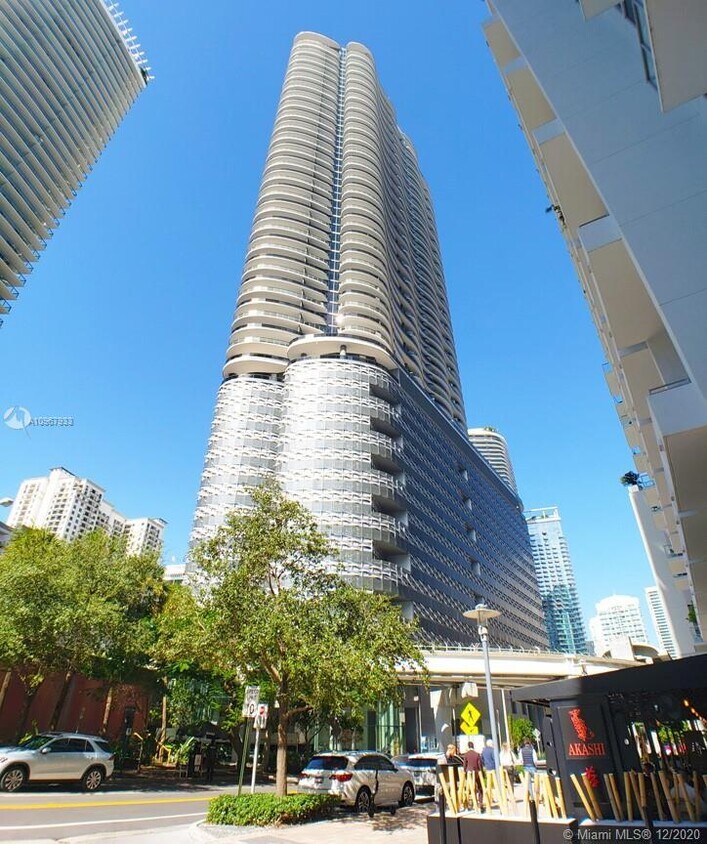 Primary Photo - 1000 Brickell Plaza