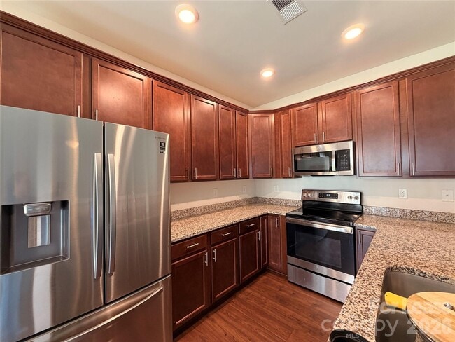 Building Photo - 9330 Grand Valley Dr