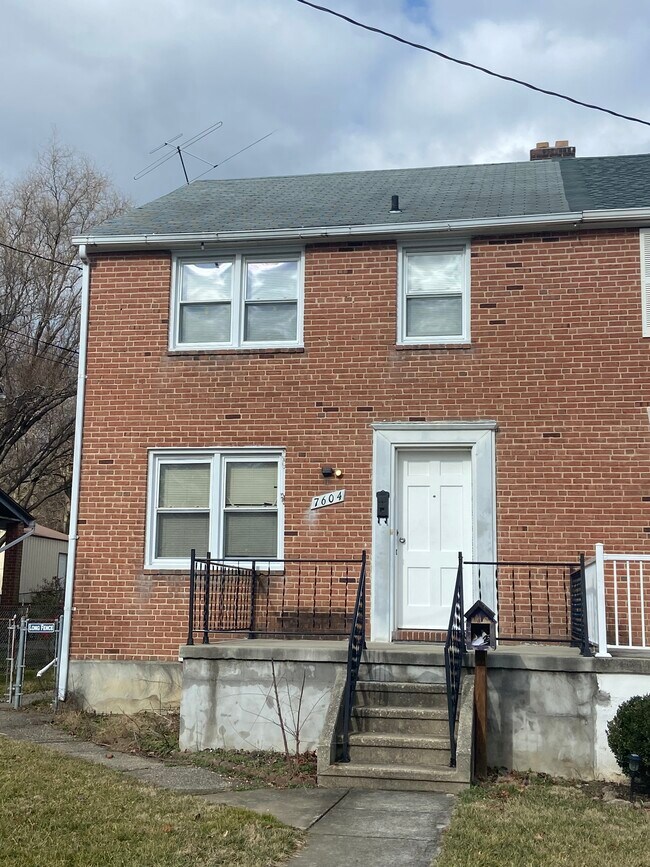 Building Photo - 7604 Daniels Ave