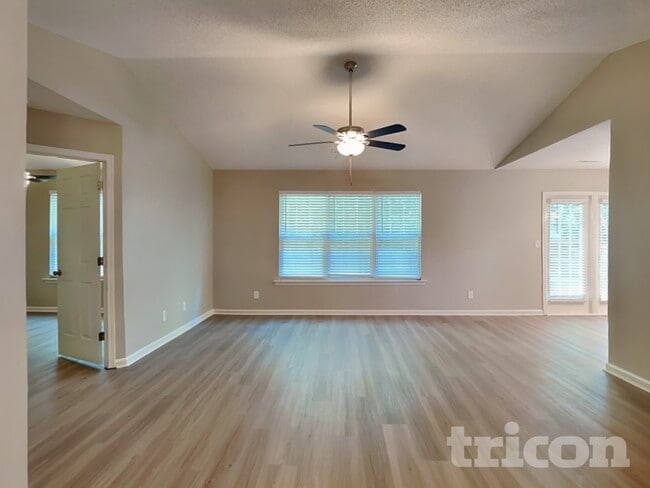 Building Photo - 479 Brighton Woods Dr