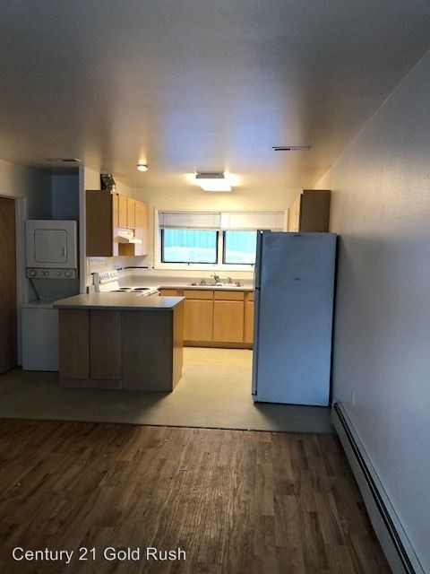 Building Photo - 604 2nd St