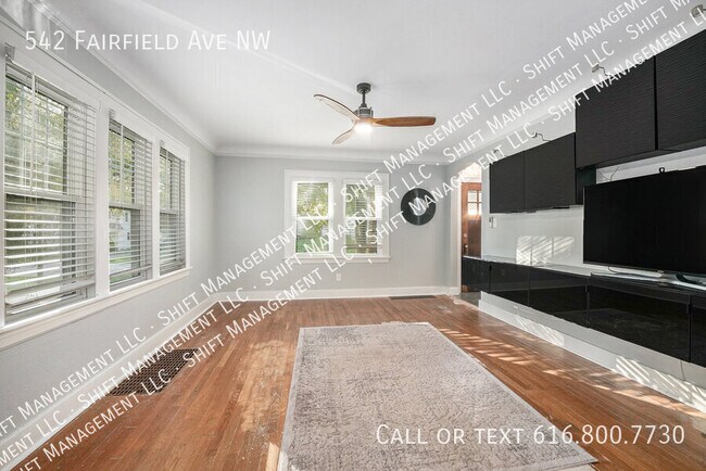 Foto del edificio - 542 Fairfield Ave NW