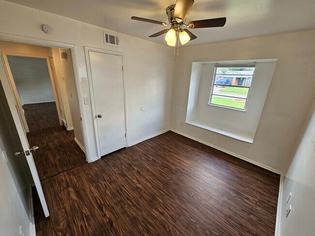 Foto del edificio - 2728 SW 65th St