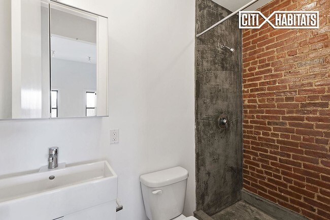 Building Photo - 108 Steuben St