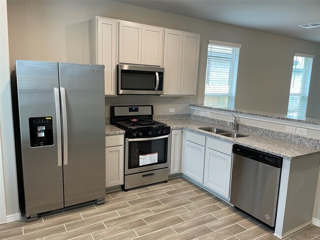 Foto del edificio - 823 Redinger Ridge Dr
