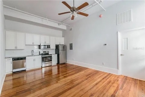 Building Photo - 1090 10th St N