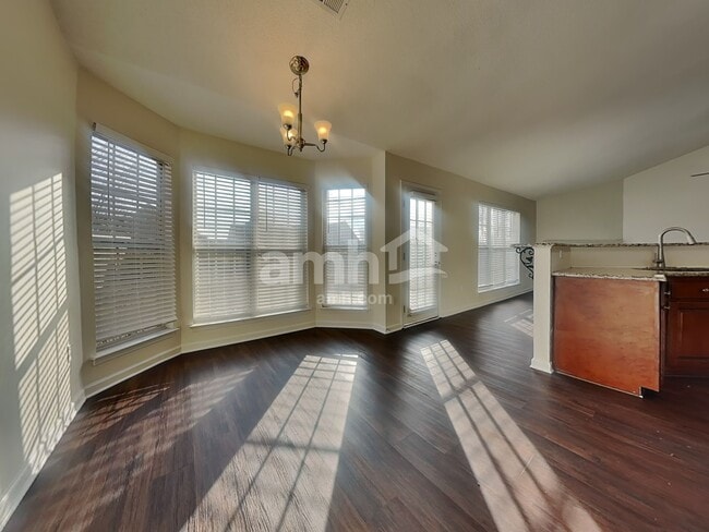 Building Photo - 2605 Hunters Pointe Dr