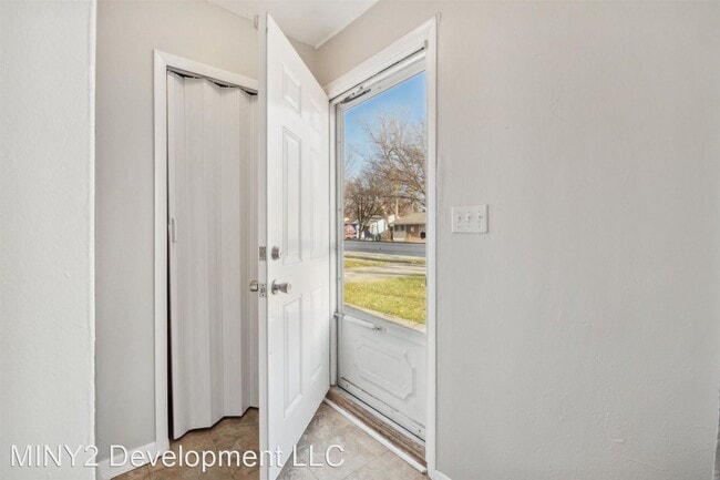 Building Photo - 3 br, 1 bath House - 21921 Blackstone St.